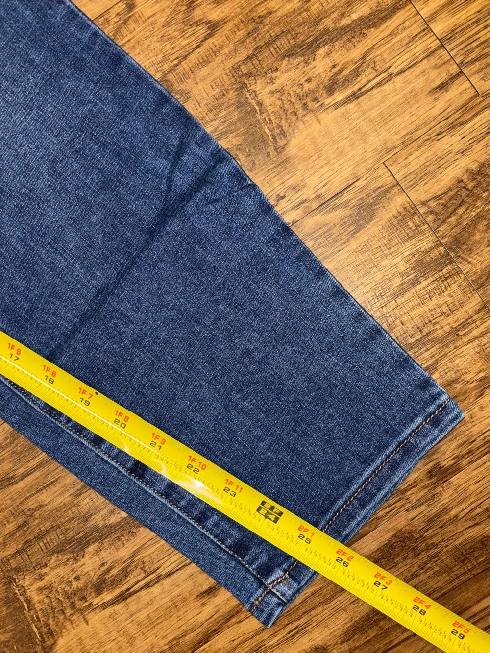 D. Jeans High Rise Skinny Jeans Plus Size 22W